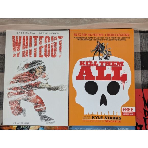 Mixed Lot of 5 Graphic Novels / Comic Books - Picture 2 of 8